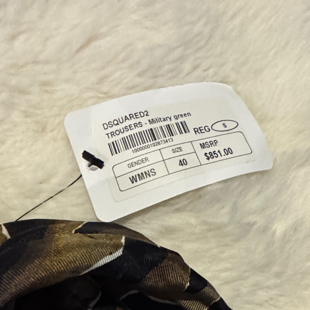 DSquared2 Tiger Print Silk Shorts - Picture 3 of 5